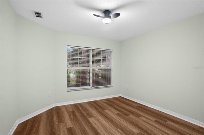 Building Photo - 26922 White Plains Way
