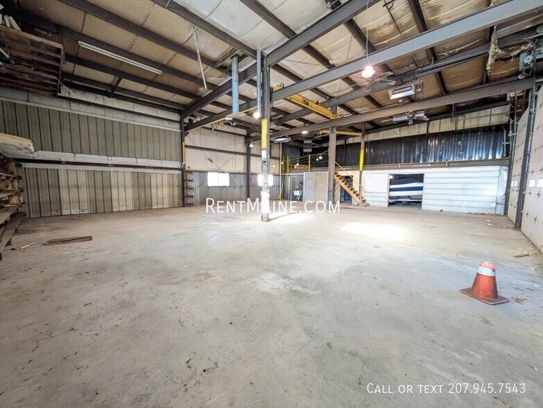 Building Photo - 38 Railroad St