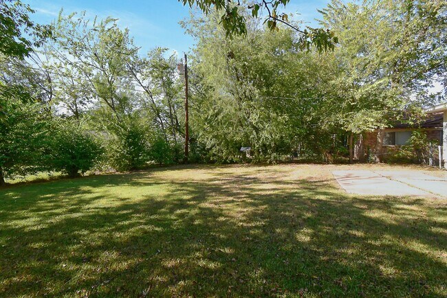 Building Photo - 6508 Finch-House