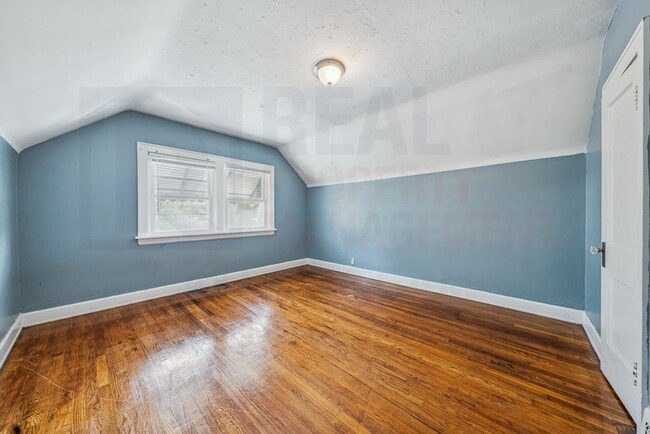 Building Photo - 10613 Avon Ave