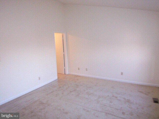 Building Photo - 1336 Foxglove Square