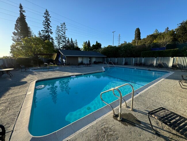 Building Photo - 415 Ignacio Blvd