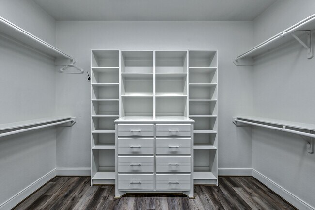 Building Photo - 11315 Alcott Dr