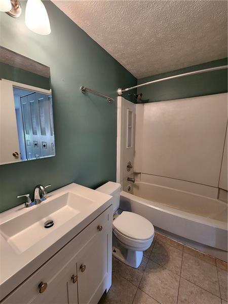 Building Photo - 119 Ligonier Ln