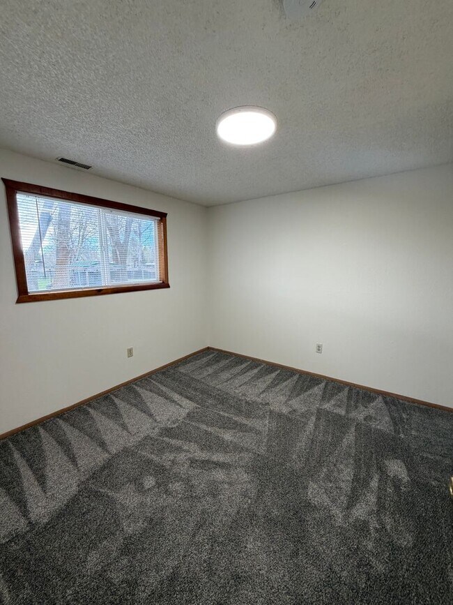 Building Photo - 3039-3041 Kane Street