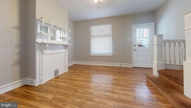 Building Photo - 44 N Yewdall St