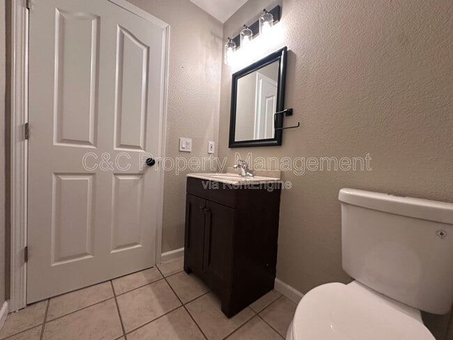 Building Photo - 200 Eastbrook Way