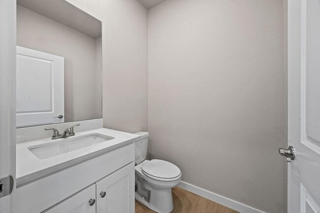 Building Photo - 1801 SW Poigai Wy