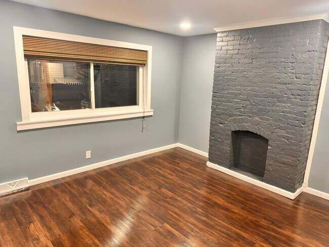 Building Photo - 1240 S 17th St