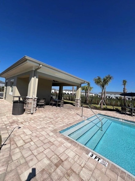 Building Photo - 3068 Skyline Lp