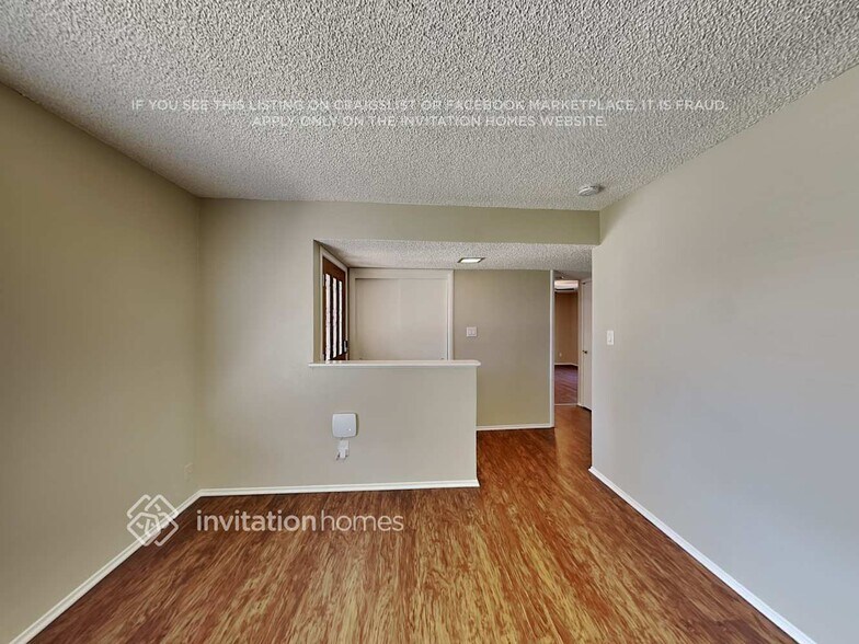 Building Photo - 2453 Aramon Dr
