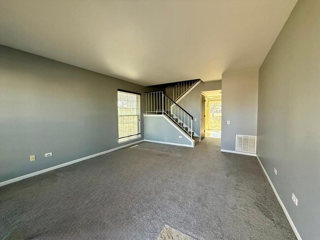 Building Photo - 295 Chrisman Dr