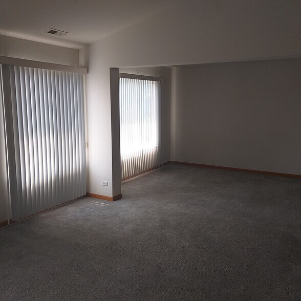 Building Photo - 277 W Biros Ln