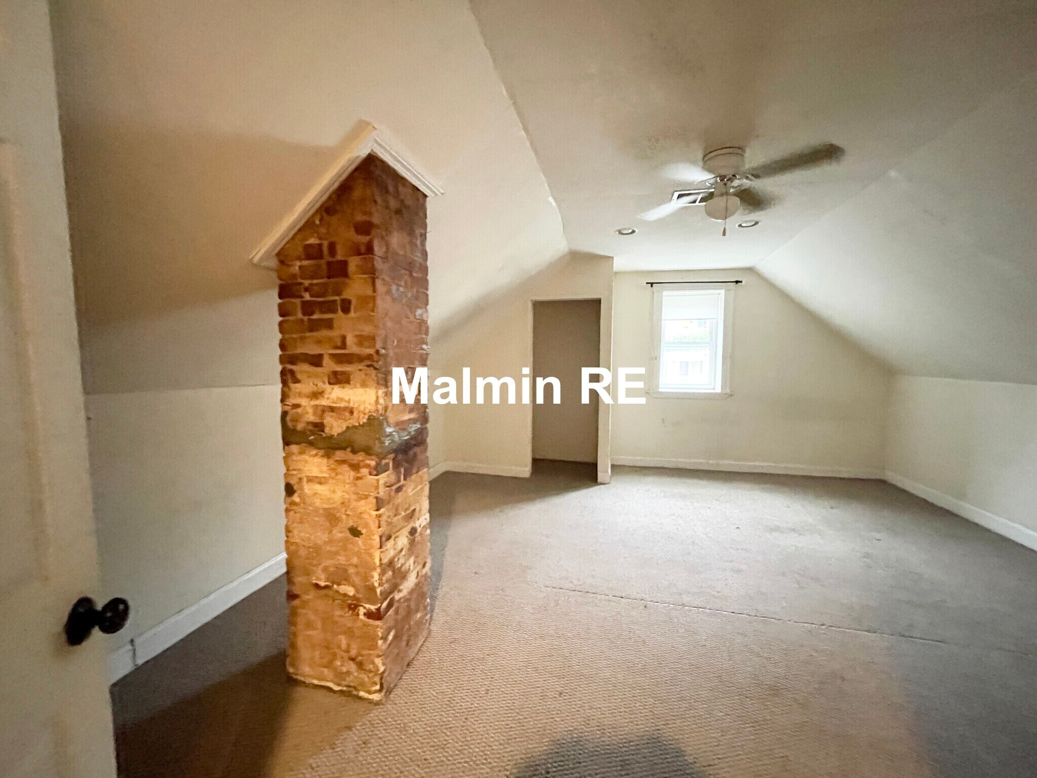 Building Photo - 61 Hillside St