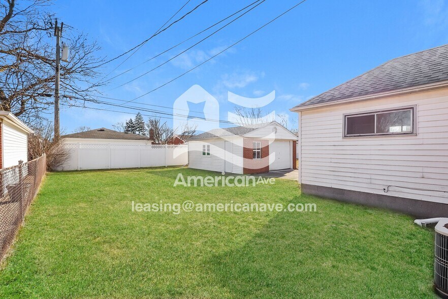 Building Photo - 24914 Rosalind Ave