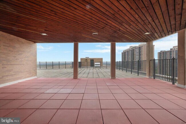 Building Photo - 3713 S George Mason Dr