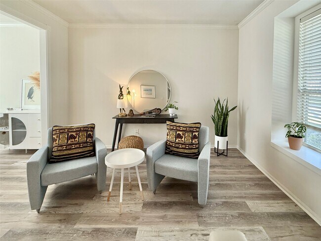 Building Photo - 2 Twin Feather Pl