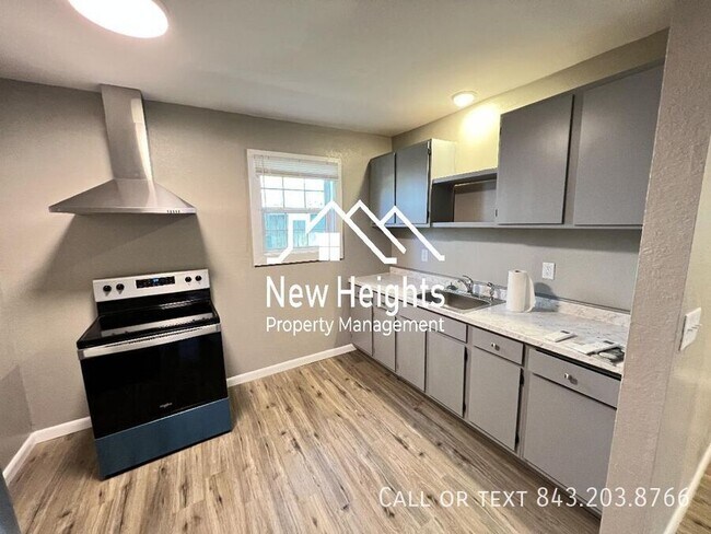 Building Photo - 3317 Proctor St