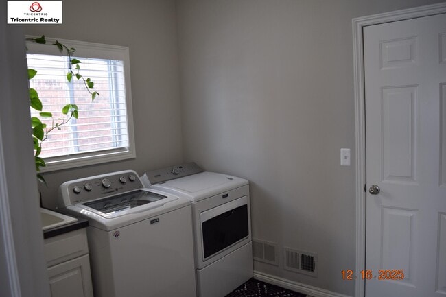 Building Photo - 30295 Berghway Trail