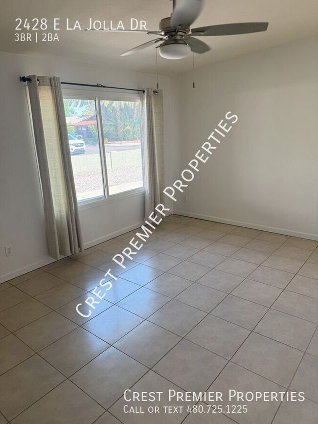 Building Photo - 2428 E La Jolla Dr