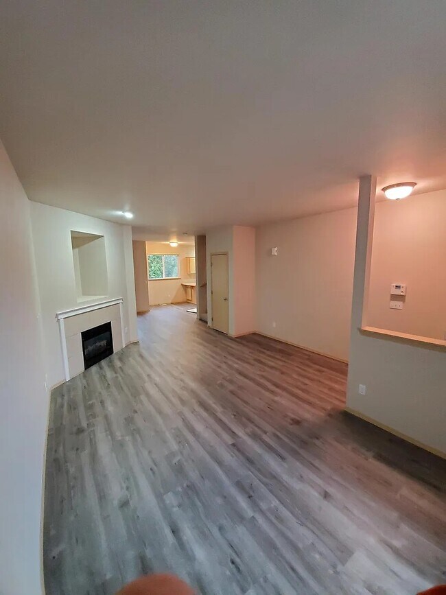 Building Photo - 18323-18313 13th Ave Ct E