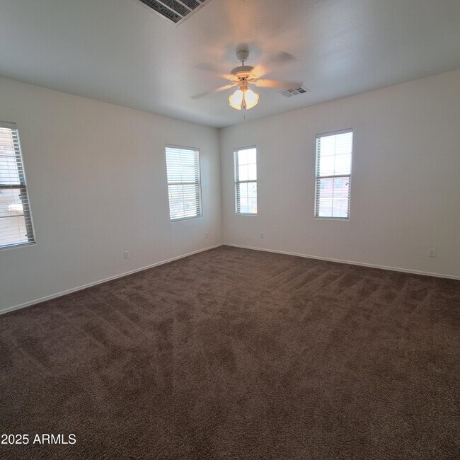 Building Photo - 5318 W Chisum Trail