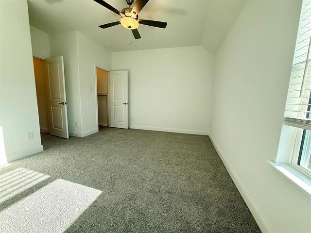 Building Photo - 2909 Hanscom St