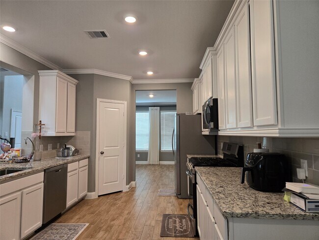 Building Photo - 15227 Deseo Dr