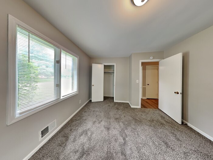 Building Photo - 9580 E 192nd St
