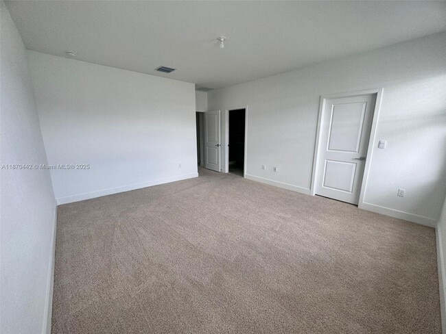 Building Photo - 123 SW 171st Ln