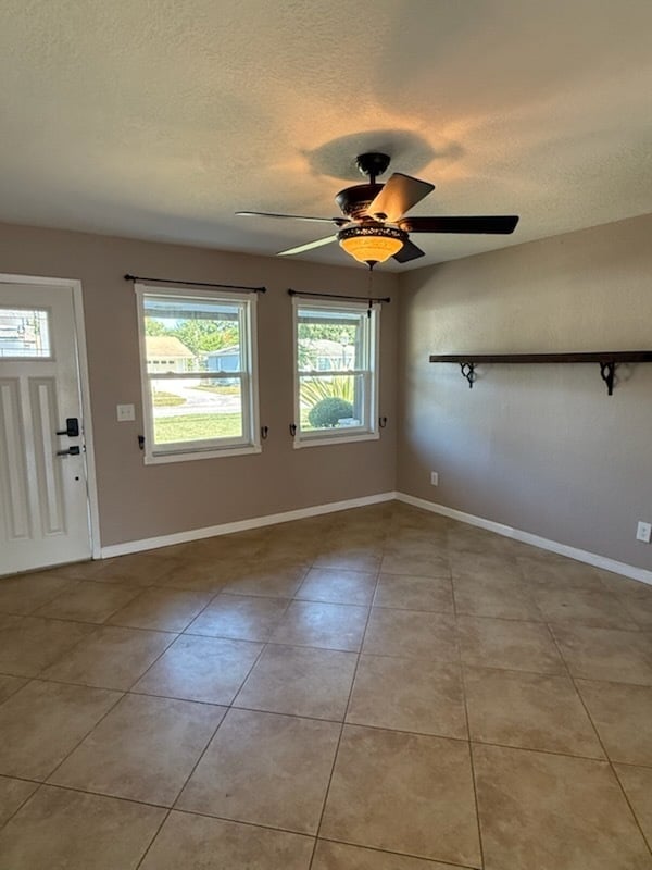 Building Photo - 3 Bedroom Oasis