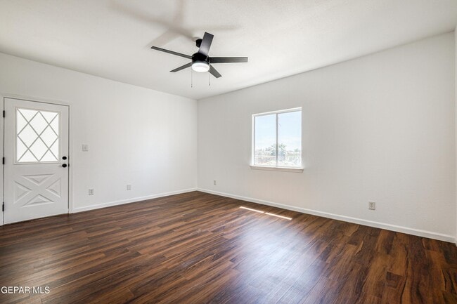 Building Photo - 7600 Plaza Redonda Dr