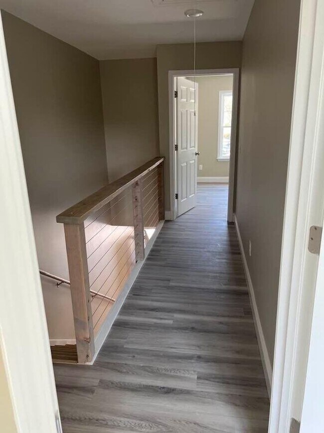 Building Photo - 313 Broad St