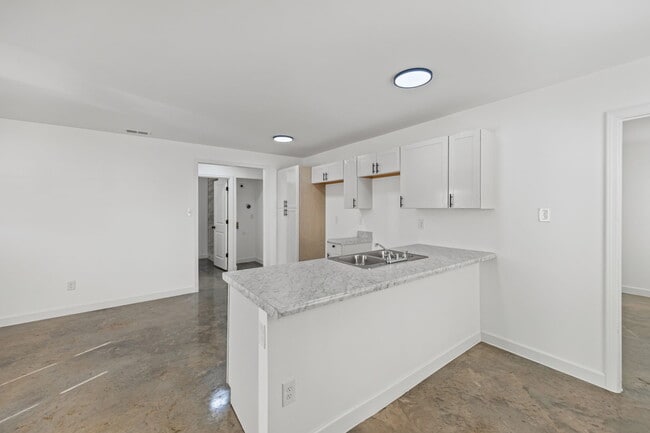 Building Photo - 2853-2855 CHOCTAW AVE