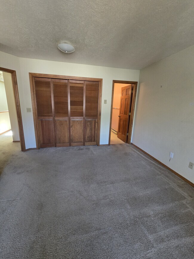 Building Photo - 1611 W Koch St