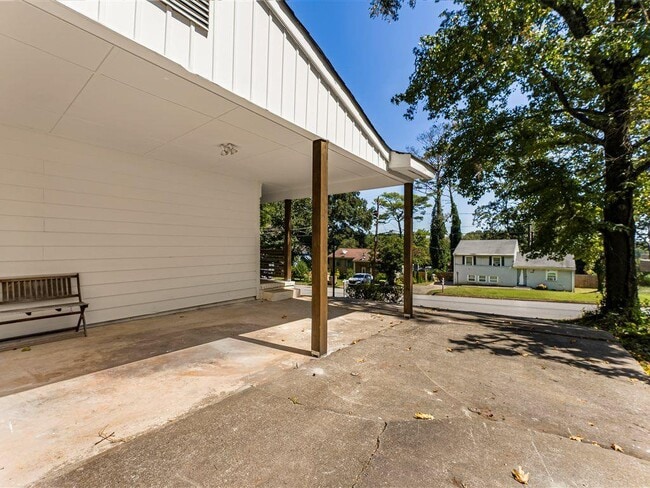Building Photo - 6371 Westbury Rd