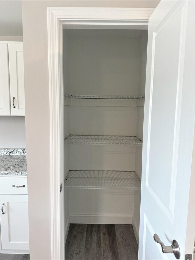 Building Photo - 530 Chestnut St