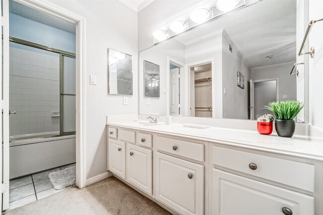 Building Photo - 351 Lakeside Ln