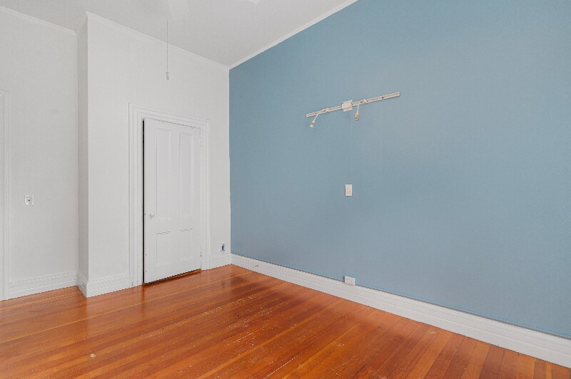 Building Photo - 77 Lloyd Ave