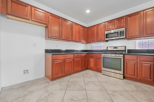 Building Photo - 50342 San Capistrano Dr