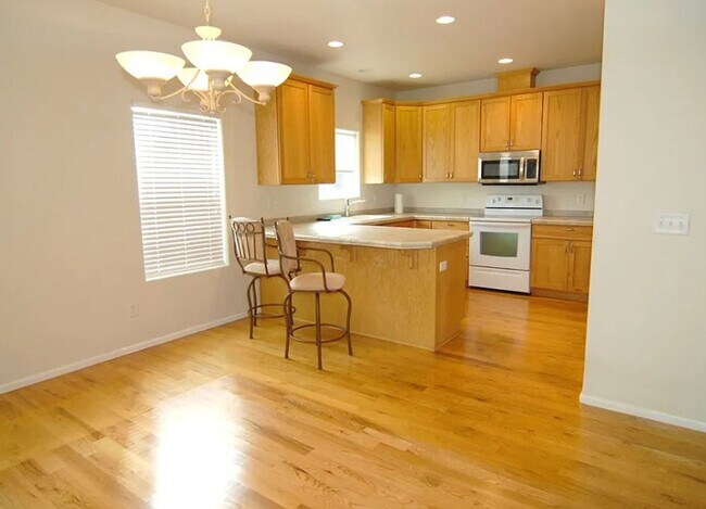 Building Photo - 3 Bedroom Home in North Albany!