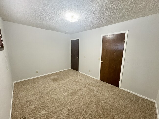Building Photo - 1620 County Rd