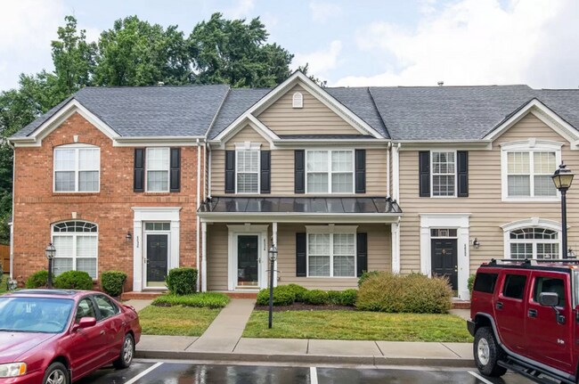 Building Photo - Gorgeous Townhome in Western Henrico!