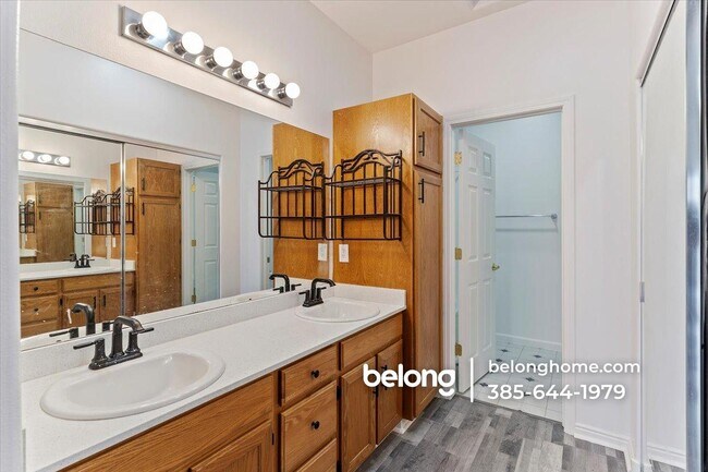 Building Photo - 3827 S Big River Wy