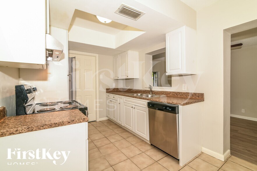 Building Photo - 161 NE 20th St