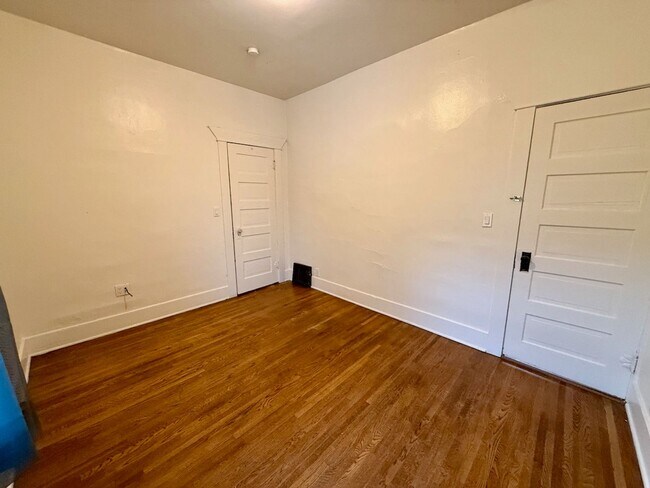 Building Photo - Spacious and Well-Equipped 3 Bed Spokane H...