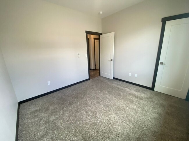 Building Photo - BONUS RENT SPECIAL! Exceptional 3 Bed, 2 B...