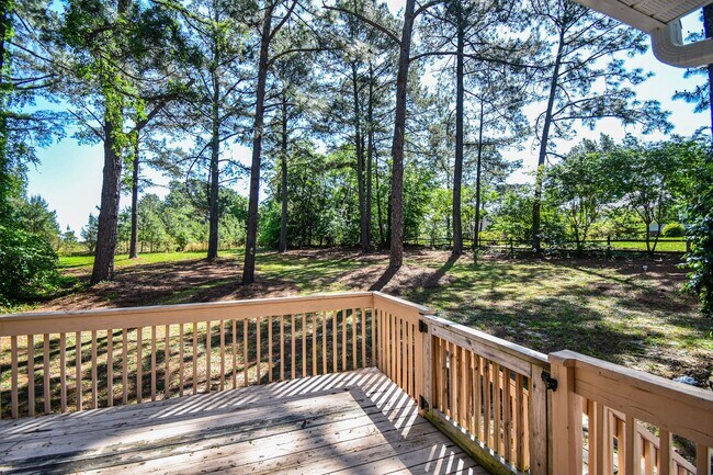 Building Photo - 66 Forest Pond Rd
