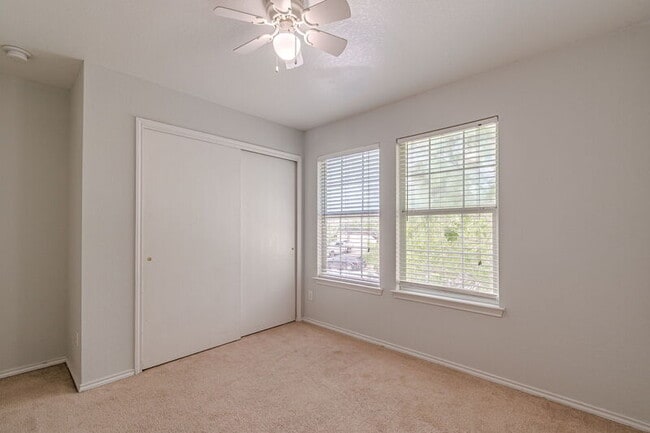 Building Photo - 164 Springtree Hollow