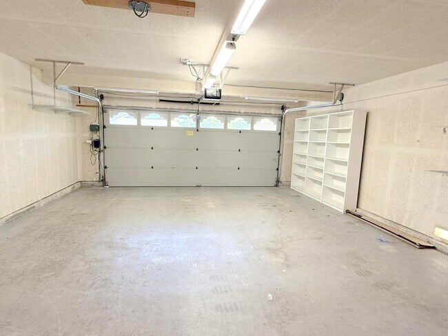 Building Photo - Terrific Danville Location Near Schools ! ...